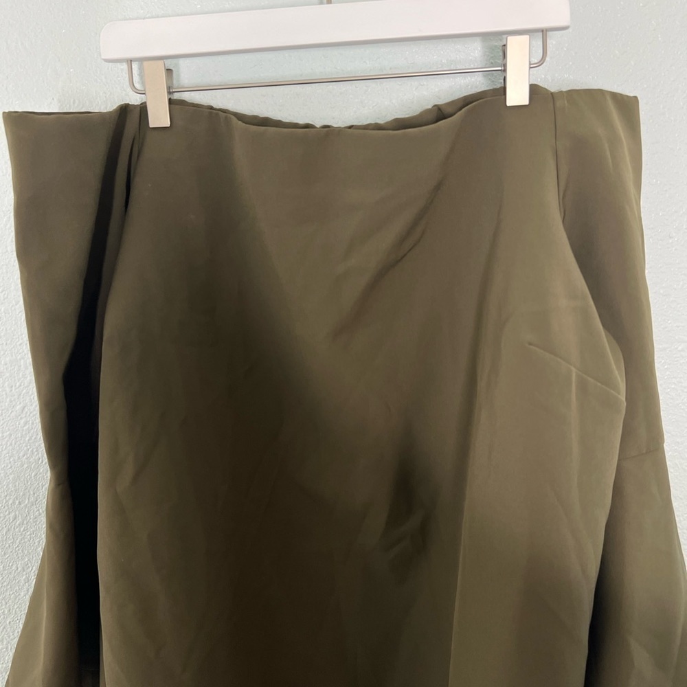 Eloquii Olive Green Flare Sleeve Off The Shoulder Blouse - Picture 4 of 8